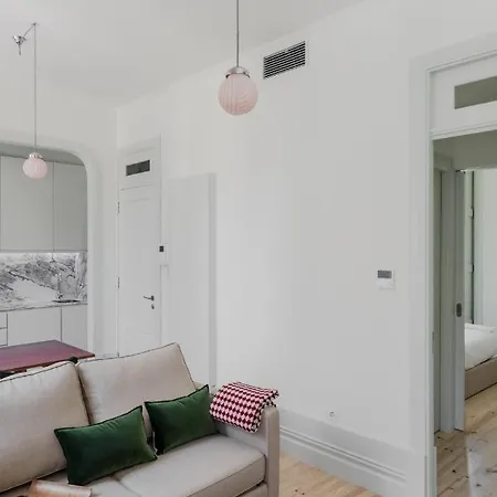 Charming Camoes In With Ac & Wi-fi Appartement *