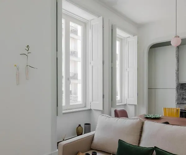 Charming Camoes In With Ac & Wi-fi *