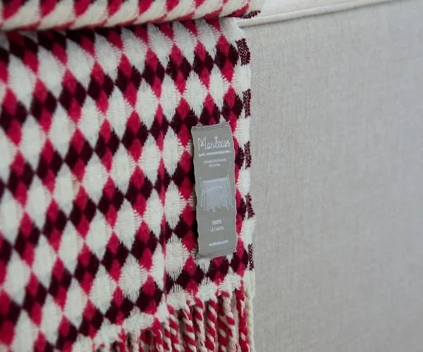 Charming Camoes In With Ac & Wi-fi