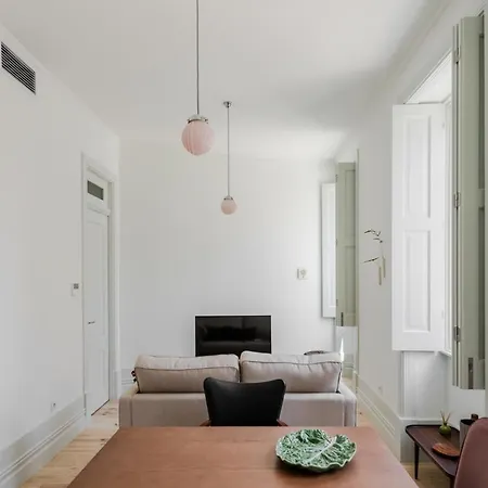 公寓 Charming Camoes In With Ac & Wi-fi