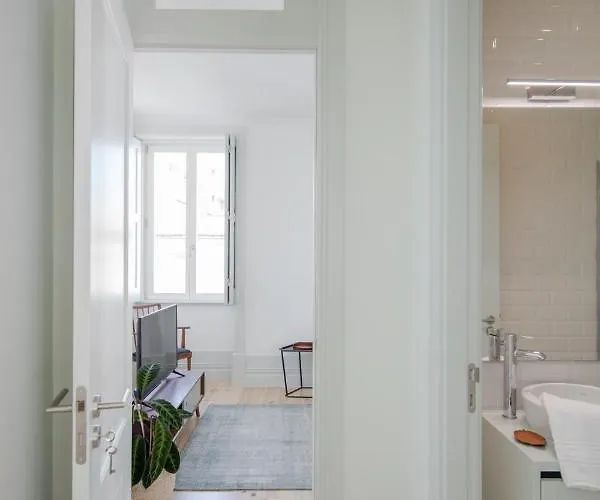 Charming Camoes In With Ac & Wi-fi